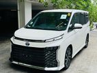 Toyota Voxy SZ Highest Grade 2025