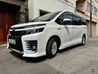 Toyota Voxy V Grade 2014