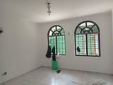 තට්ටු දෙකේ ගෙදර 5 Rooms Thalwathagoda