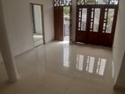 Two Storey House for Rent in Raththanapitiya