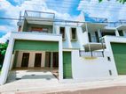 Two Storey House for Sale in Thalawathugoda Hokandara Road