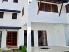 Two-Storied House for rent at Ratmalana (MRe 05)