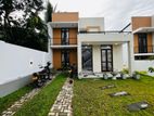 Two Storied Super Brand New House In Athurugiriya