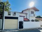 Two Story House for Rent in Thalawathugoda