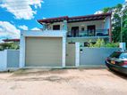 Two Story House for Sale in Athurugiriya