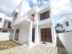 Two Story House for Sale in Kiribathgoda H1929A
