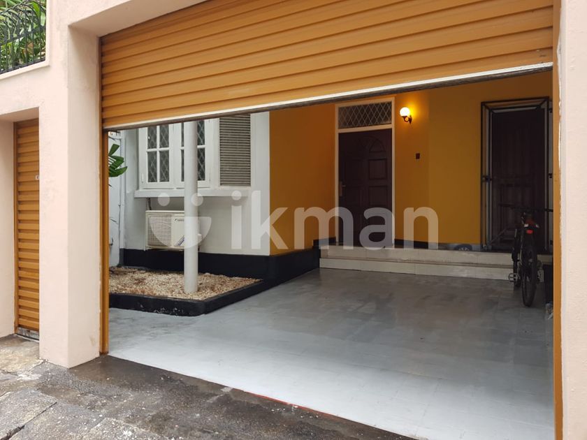 Two Story Modern House For Sale in Dehiwala (SZ95) ikman
