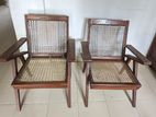 Two wooden chairs for sale - ලී පුටු දෙකක්