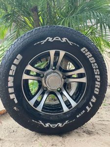 15 Inch Alloy Wheels with 255/70 R15C Tire for Sale