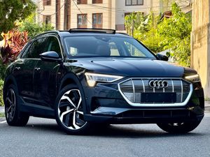 Audi e-tron Q8 50 Quattro 2024 for Sale