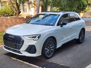 Audi Q3 Blackpack sunroof 2023 for Sale