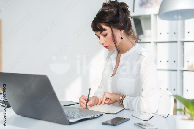 527c5c7e-b80b-41ce-9448-7a327afff635