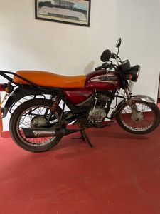 Bajaj Boxer red 2012 for Sale