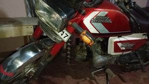 Hero CD 100 1999 for Sale