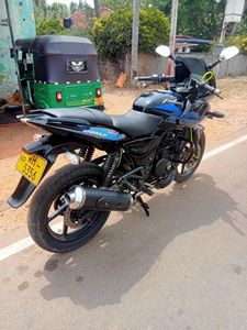 Bajaj Pulsar 220F 2011 for Sale