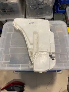 BMW 5 Series 520d F10 2013 windscreen washer tank for Sale