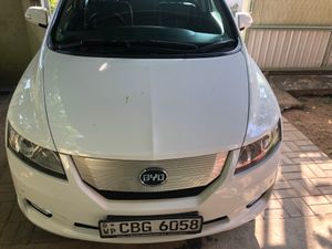 BYD e6 White Exterior 2019 for Sale