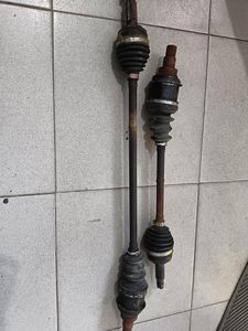 Daihatsu Mira Eis LA300 Axel Set for Sale