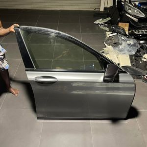 Genuine BMW 740e 740Le M Sport 2018 Driver Front Door Complete for Sale