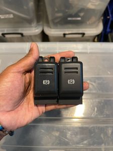 Genuine Land Rover Discovery 3 2009 handbrake switch for Sale