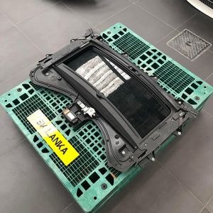 Genuine Land Rover Discovery 4 L319 2013 Front Sunroof Glass Complete for Sale