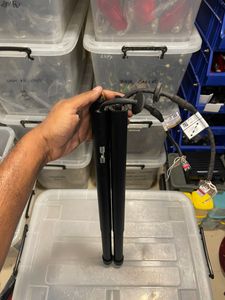 Genuine Land Rover Discovery 5 2018 Electric Tailgate Dicky Shocks for Sale