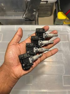 Genuine Tesla Model S 3 2015 Tpms Tyre Wheel Sensors for Sale Genuine Tesla Model S 3 2015 Tpms Tyre Wheel Sensors for Sale