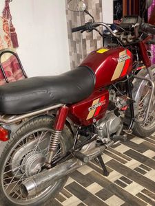 Hero CD 100 1995 for Sale