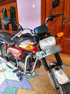 Hero CD 100 2003 for Sale