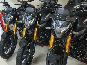 Hero Hunk 160R 4V 2025 for Sale