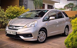 Honda Fit Shuttle GP-2 First Owner 2014 for Sale