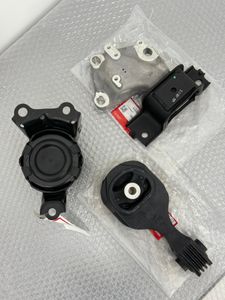 Honda vezel genuine engine mount set for Sale Honda vezel genuine engine mount set for Sale