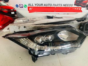 Honda Vezel - Headlight for Sale
