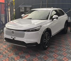 Honda Vezel Z apple player chagr 2025 for Sale