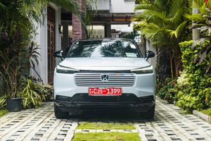 Honda Vezel Z Play 2025 for Sale