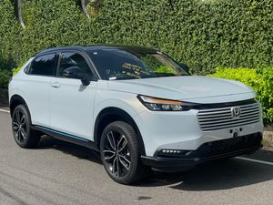 Honda Vezel Z Play Moon Roof 2024 for Sale