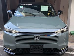 Honda Vezel Z Play Moon Roof 2025 for Sale