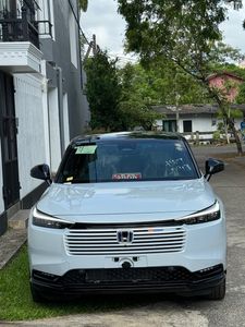 Honda Vezel Z Play Moon Roof 2025 for Sale