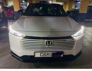 Honda Vezel Z-Play Moon Roof 2025 for Sale