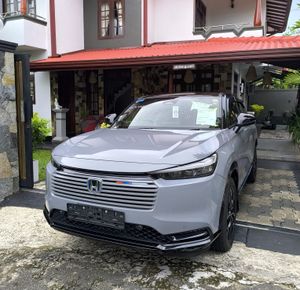 Honda Vezel Z PLAY MOONROOF 2024 for Sale