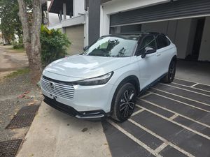 Honda Vezel Z Play MoonRoof 2025 for Sale