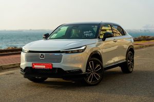 Honda Vezel Z play moonroof 2025 for Sale