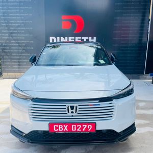 Honda Vezel Z Play Moonroof 2025 for Sale