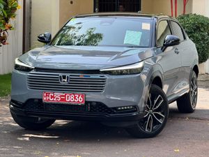 Honda Vezel Z Play Moonroof B/N 2025 for Sale