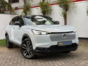 Honda Vezel Z Play Sunroof 2025 for Sale