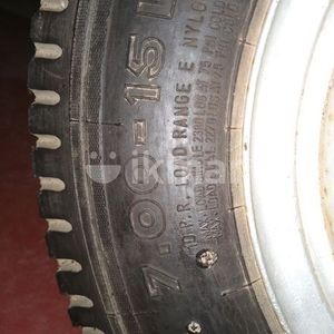 ඉසුසු Isuzu ELF NKR RIM/Tyre රිම් 2 ටයර් 01 for Sale