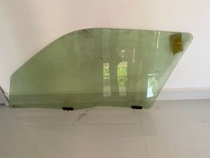 Kdh Front Right Door Glass for Sale