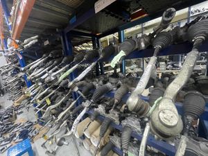 Mercedes Benz 205 steering rack for Sale