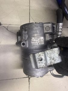 Mercedes Benz 212 Hybrid A/C Compressor for Sale