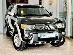 Mitsubishi L200 Sunroof 2012 for Sale
